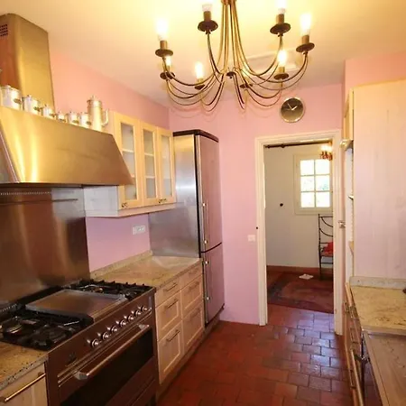 Villa De 5 Chambres Avec Piscine Privee Jardin Clos Et Wifi A A 1 Km De La Antibes