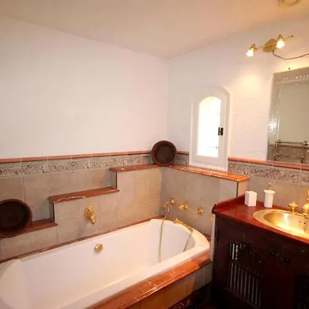 De 5 Chambres Avec Piscine Privee Jardin Clos Et Wifi A A 1 Km De La Antibes