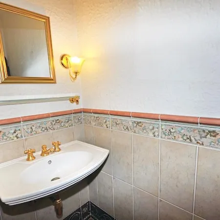 De 5 Chambres Avec Piscine Privee Jardin Clos Et Wifi A A 1 Km De La *