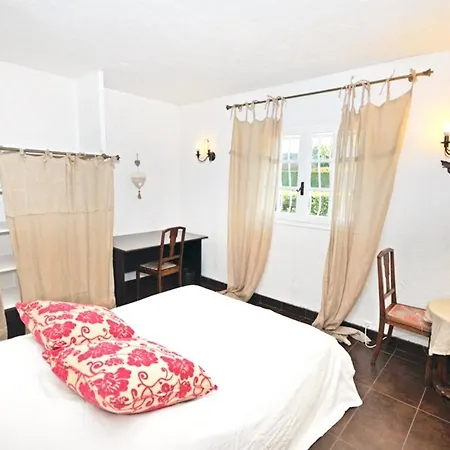 De 5 Chambres Avec Piscine Privee Jardin Clos Et Wifi A A 1 Km De La
