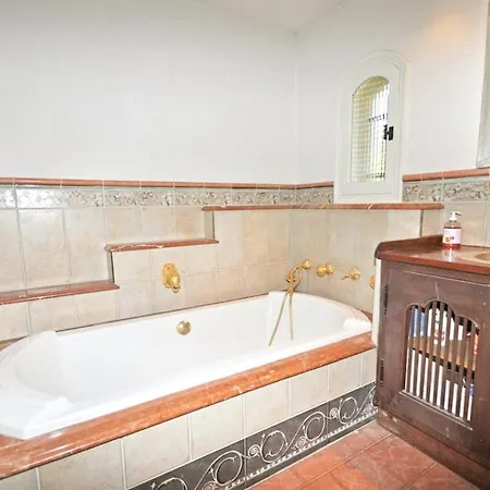 De 5 Chambres Avec Piscine Privee Jardin Clos Et Wifi A A 1 Km De La *