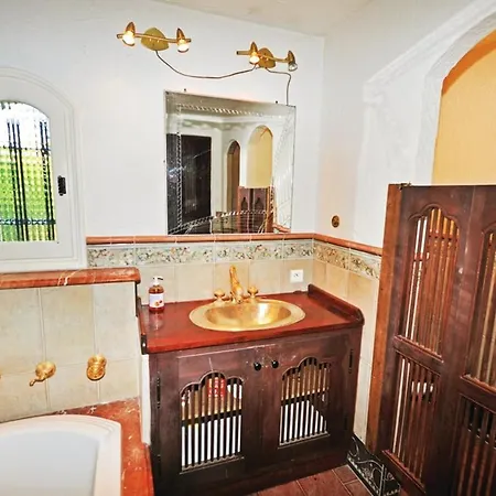 De 5 Chambres Avec Piscine Privee Jardin Clos Et Wifi A A 1 Km De La Villa *